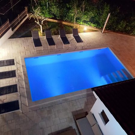Big Swimming Pool Apartment Monvidal بولا المظهر الخارجي الصورة