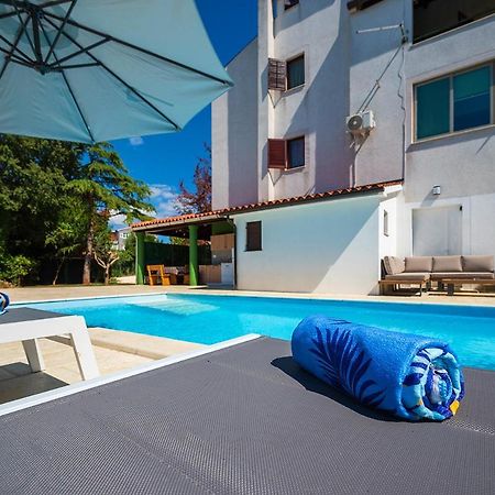 Big Swimming Pool Apartment Monvidal بولا المظهر الخارجي الصورة