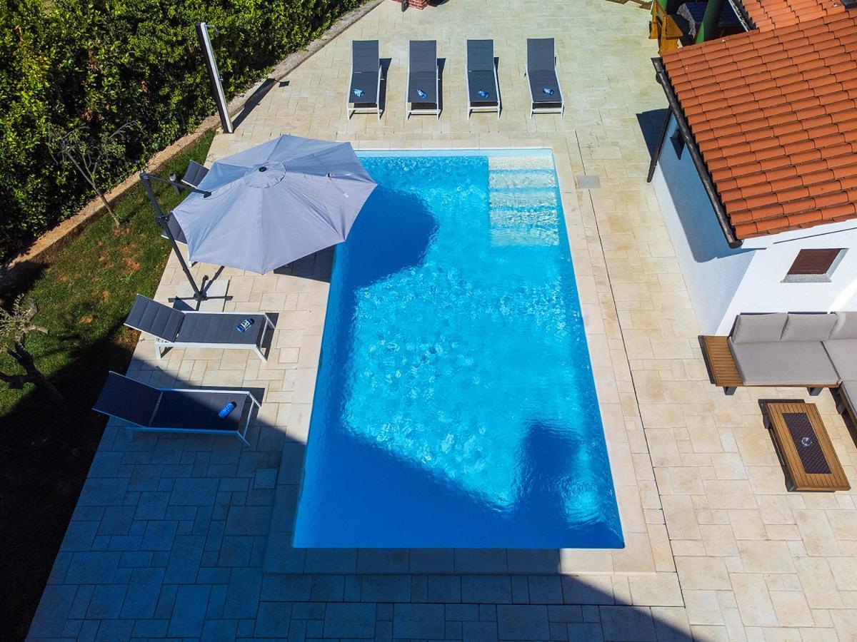 Big Swimming Pool Apartment Monvidal بولا المظهر الخارجي الصورة