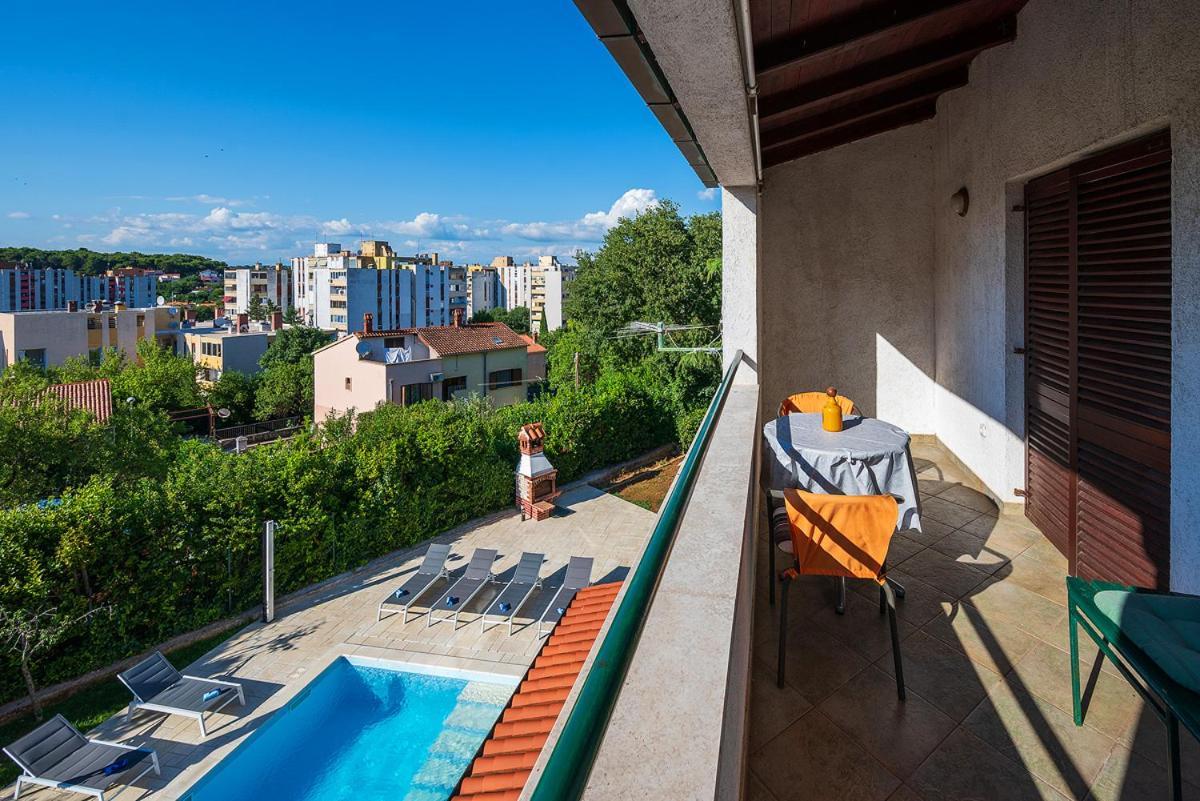 Big Swimming Pool Apartment Monvidal بولا المظهر الخارجي الصورة