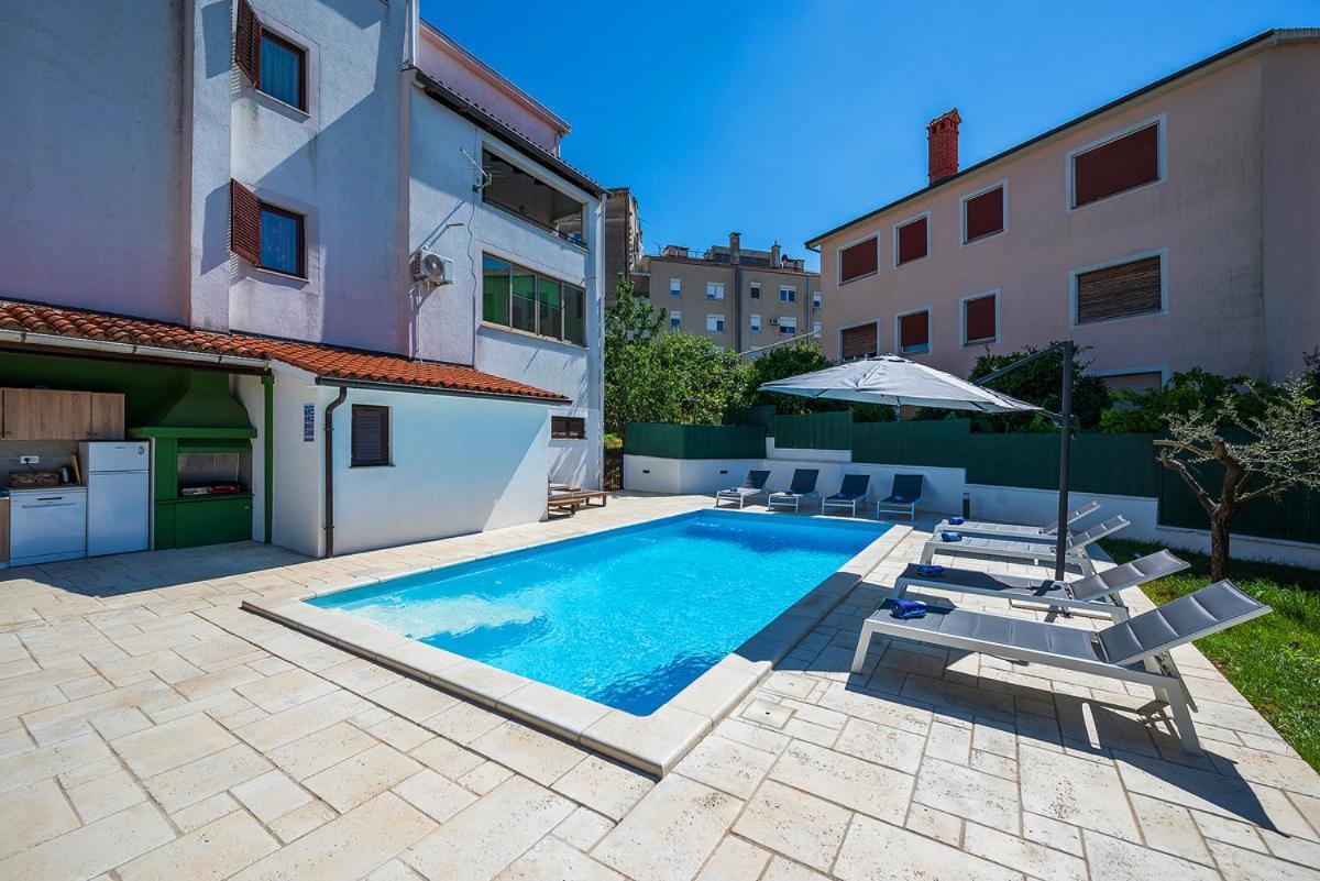 Big Swimming Pool Apartment Monvidal بولا المظهر الخارجي الصورة