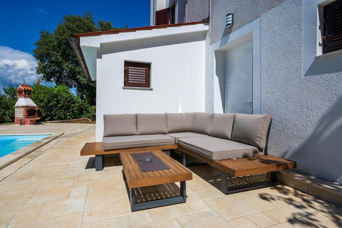 Big Swimming Pool Apartment Monvidal بولا المظهر الخارجي الصورة