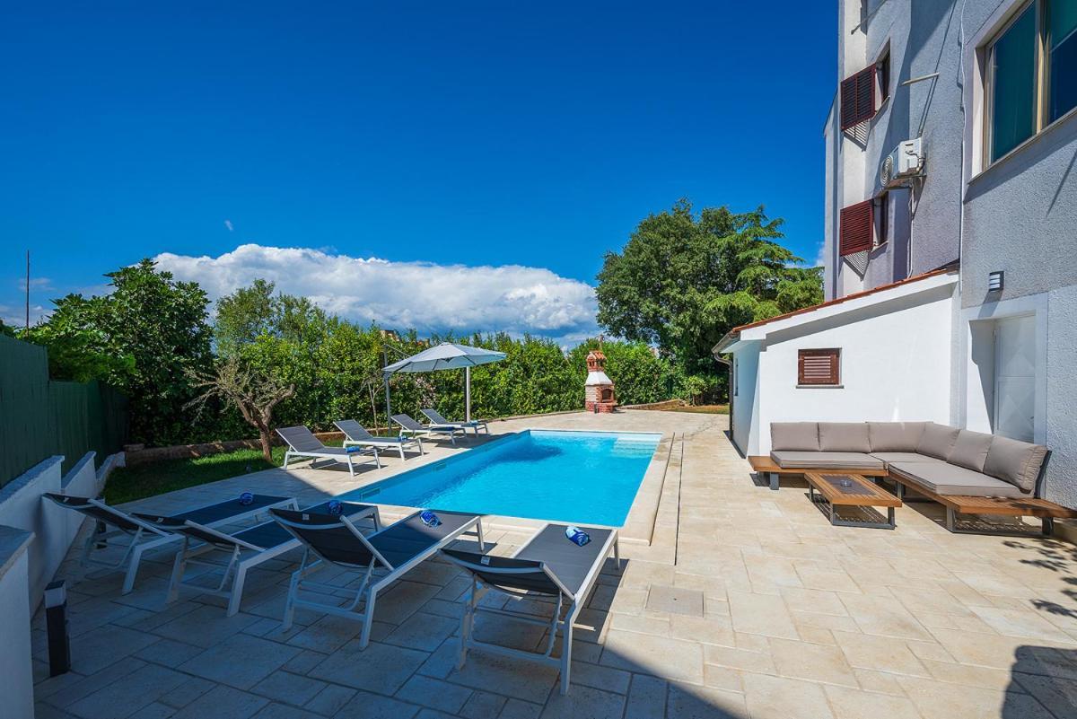 Big Swimming Pool Apartment Monvidal بولا المظهر الخارجي الصورة